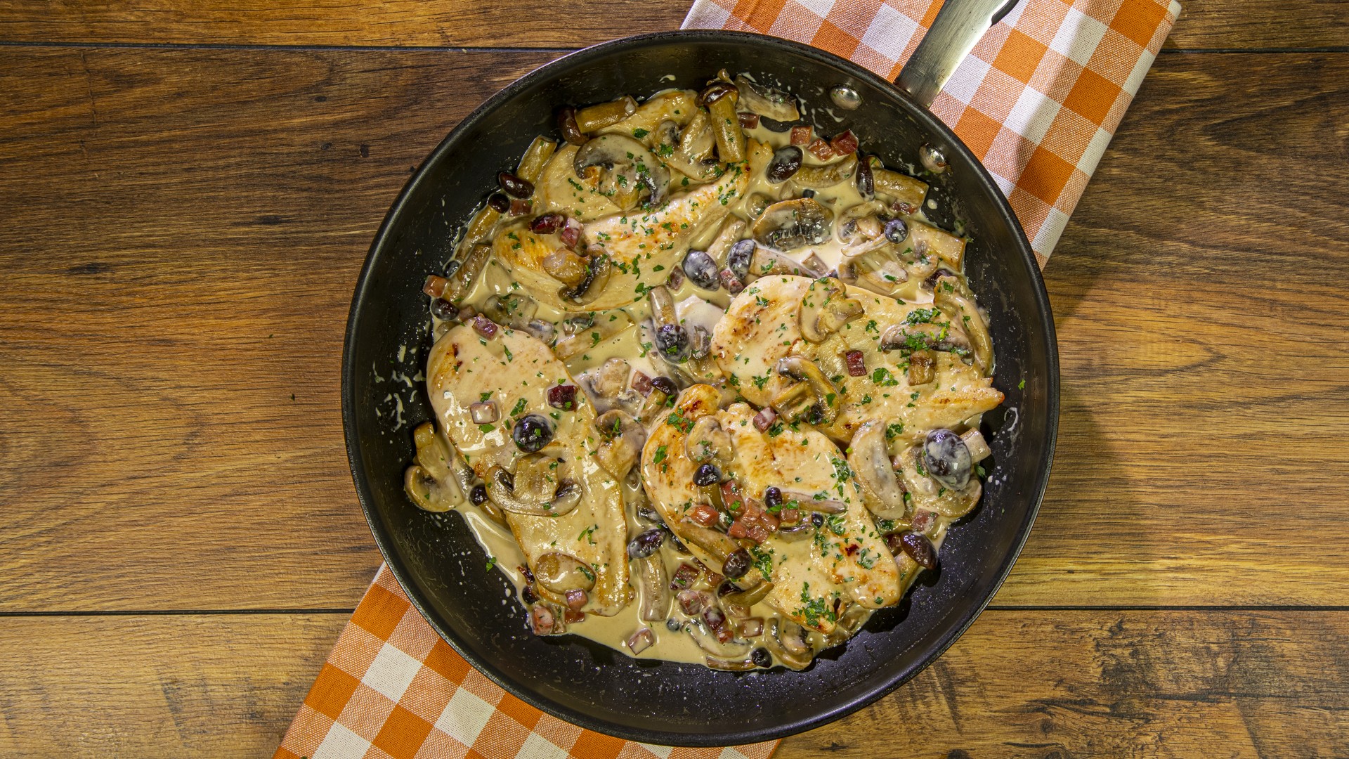Petto di pollo in salsa di funghi