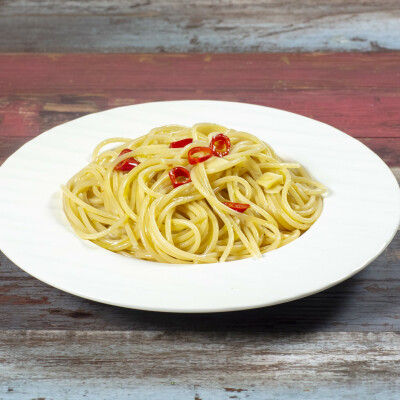 Spaghetti aglio olio e peperoncino