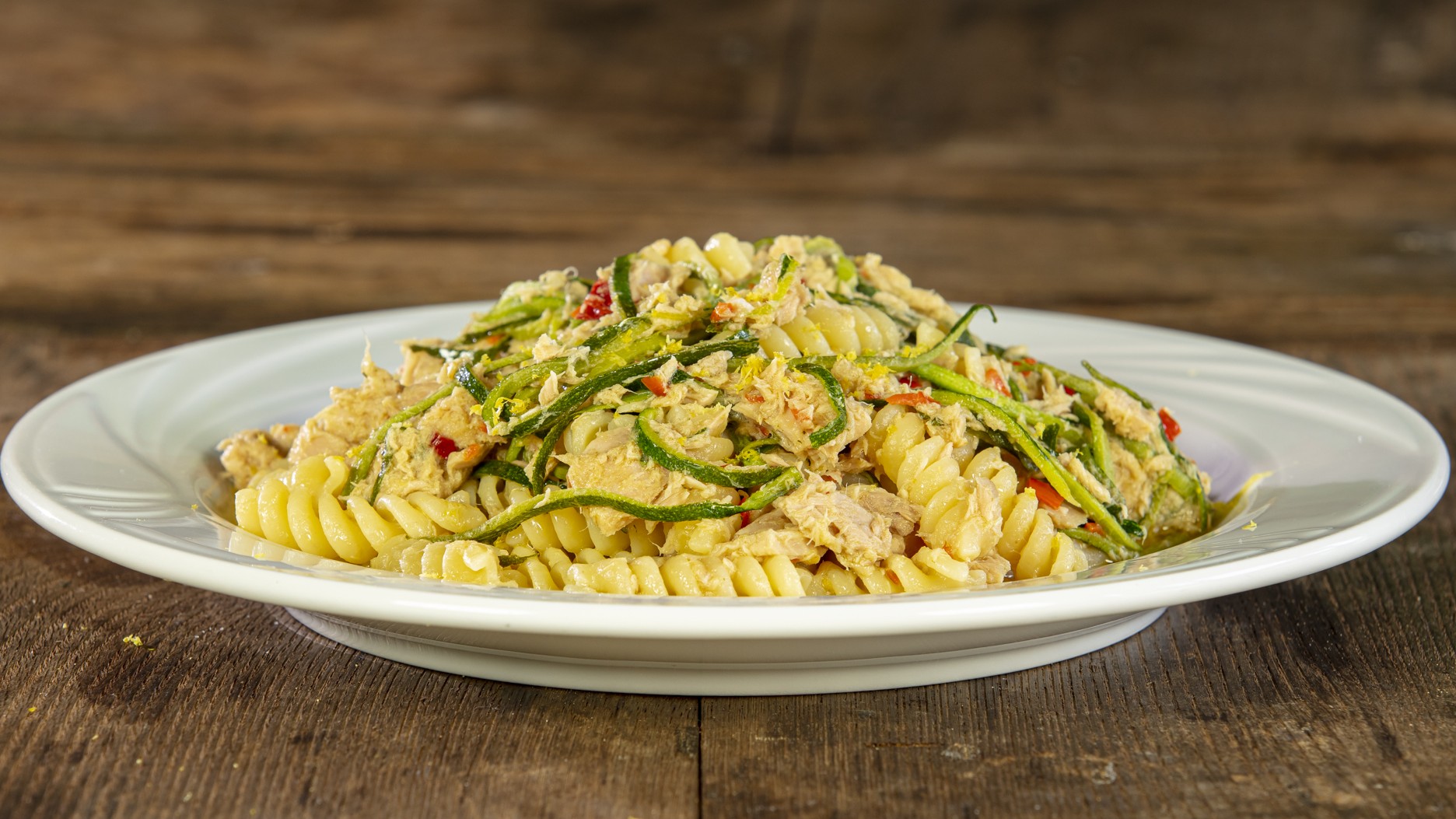 Pasta tonno zucchine e limone