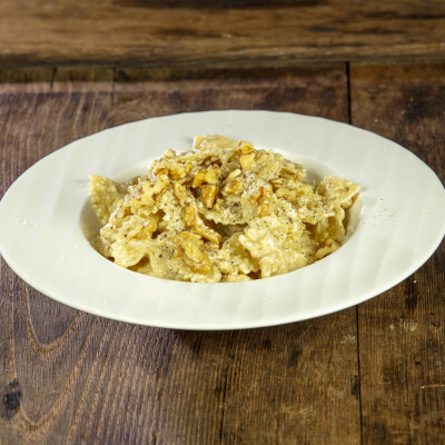 Pasta con salsa di noci