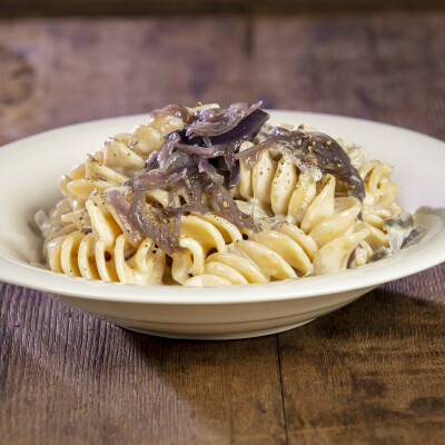 Fusilloni gorgonzola e cipolla rossa